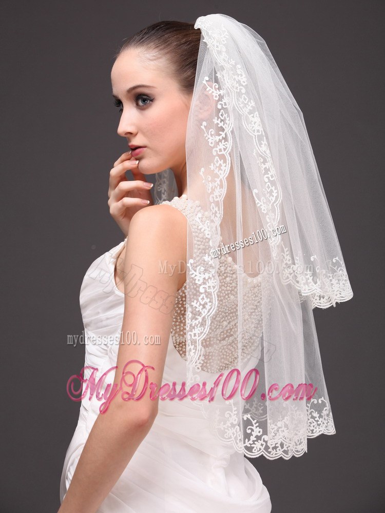 Lace Appliques Two-tier Tulle Graceful Wedding Veil