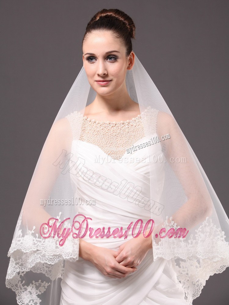 Romantic One-tier Cathedral Wedding Veil With Lace Applique Edge