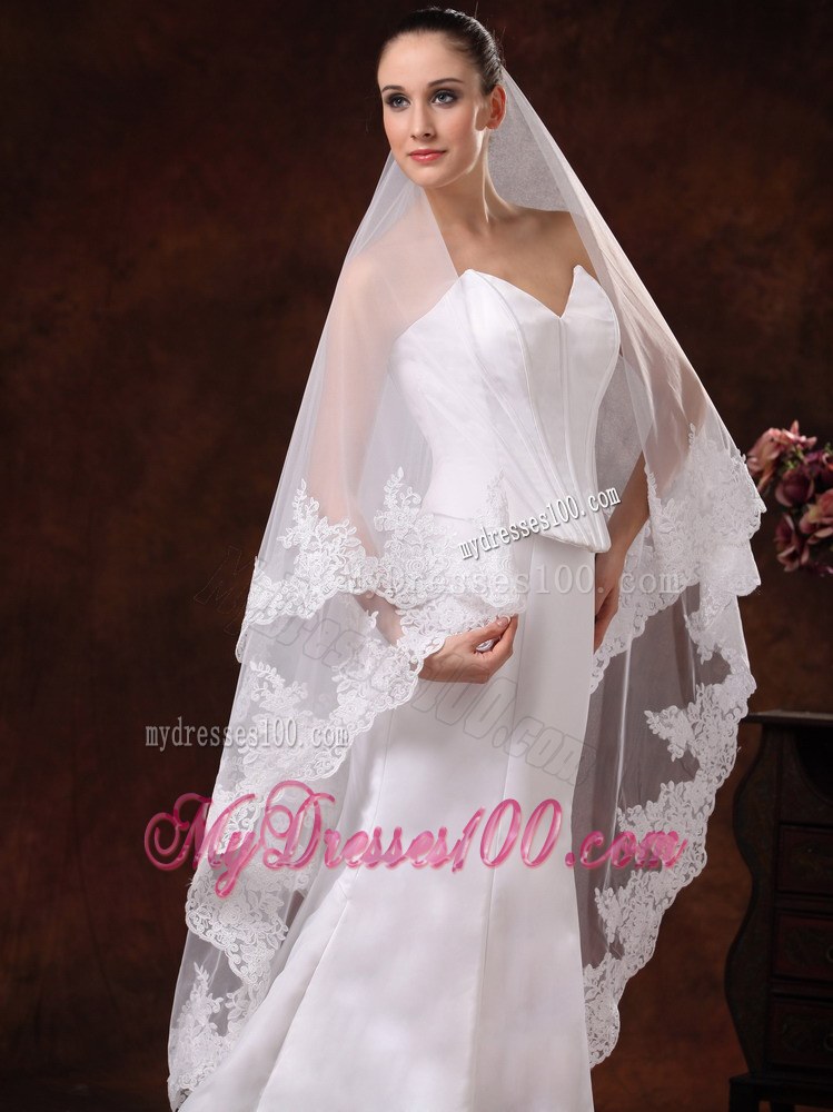 Tulle With Lace Applique Edge Graceful Wedding Veil