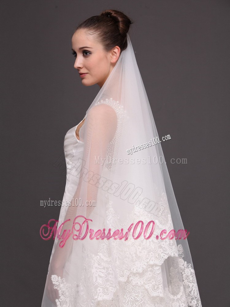 Two-tier Tulle Wedding Veil With Appliques Decorate