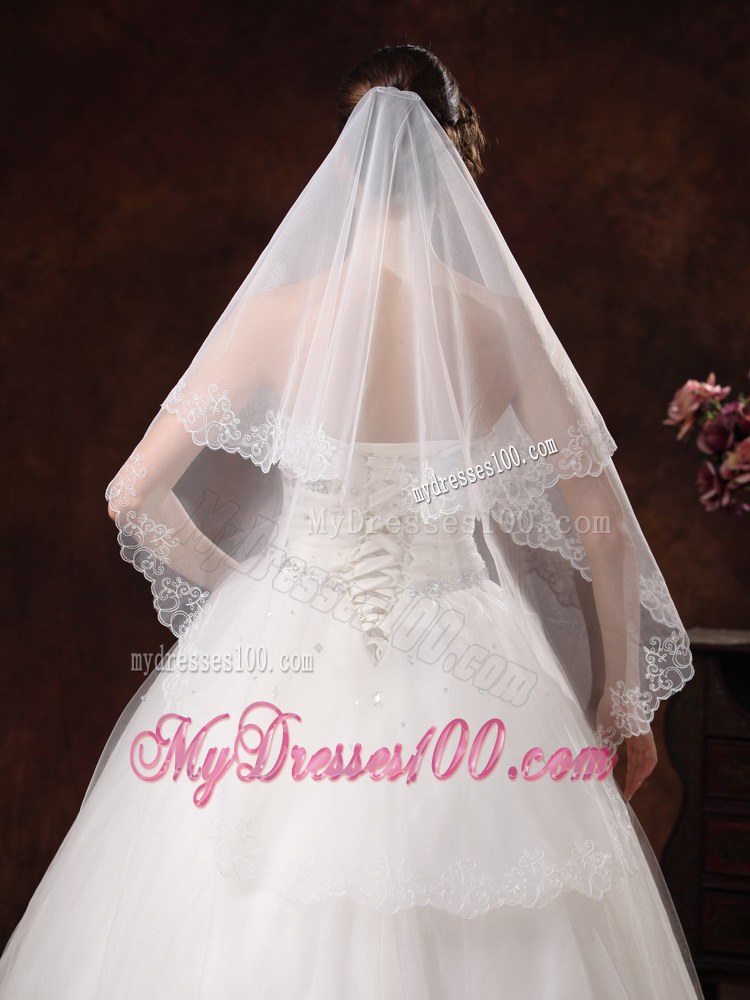 White Lace Appliques And Two-tier Organza Veil For Modest Wedding