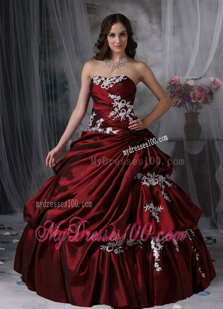 2013 Exquisite Burgundy Strapless Appliques Quinceanera Dress