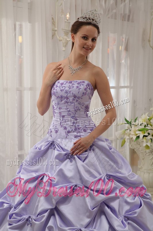 Showy Strapless Lilac Appliqued Pick-ups Sweet 15 Dresses 2013 Hot sale
