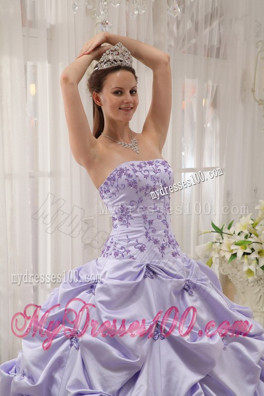 Showy Strapless Lilac Appliqued Pick-ups Sweet 15 Dresses 2013 Hot sale