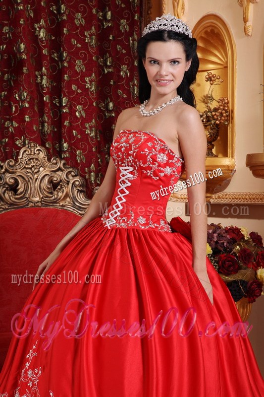 Red Strapless Long Embroidery Quinceneara Dresses Lace-up with Bow