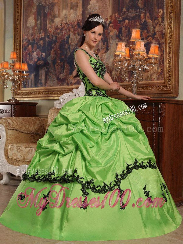 Lovely Spring Green Wide Straps Appliques and Pick-ups Dress for Quince