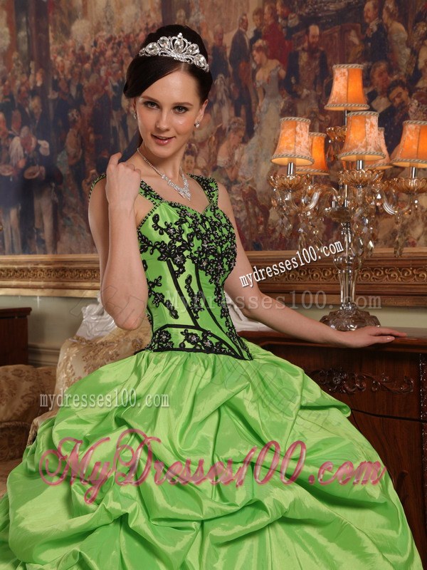 Lovely Spring Green Wide Straps Appliques and Pick-ups Dress for Quince