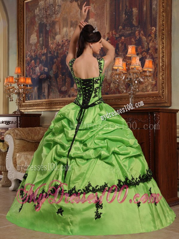 Lovely Spring Green Wide Straps Appliques and Pick-ups Dress for Quince