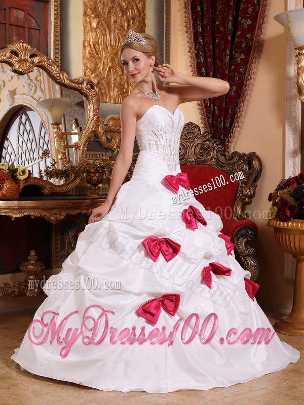 White A-line Quinceanera Dress with Beading and Bowknots