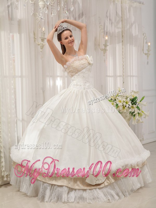 Discounted White Strapless Taffeta Beaded Quinceanera Dress with Embroidery
