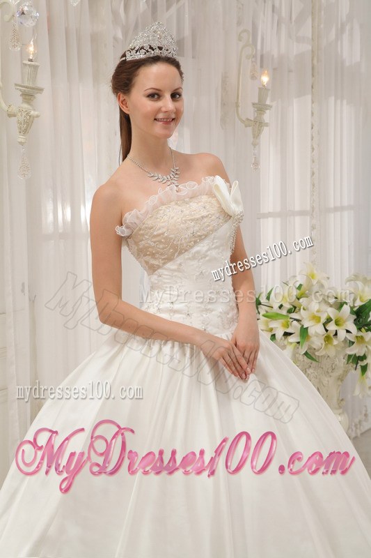 Discounted White Strapless Taffeta Beaded Quinceanera Dress with Embroidery