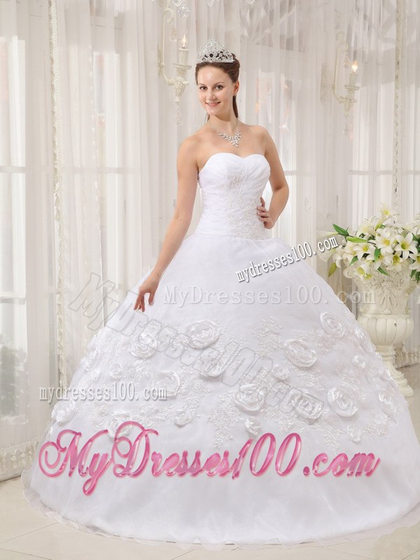 White Sweetheart Flowery Organza Sweet Sixteen Dresses with Appliques