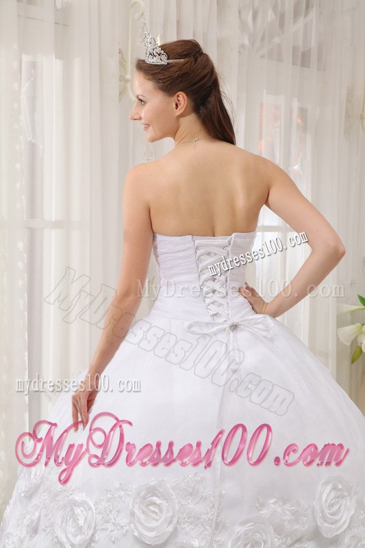 White Sweetheart Flowery Organza Sweet Sixteen Dresses with Appliques