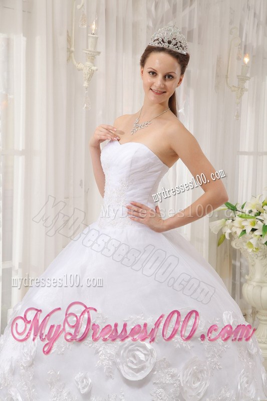 White Sweetheart Flowery Organza Sweet Sixteen Dresses with Appliques