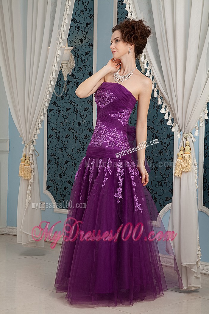 Cheap Elegant Purple Column Strapless Prom Dress with Embroidery