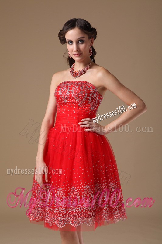 Red Knee-length Lace Prom Dress With Strapless Embroidery