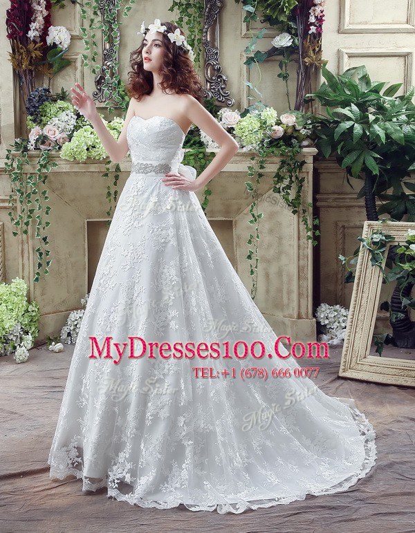 Fashionable Sweetheart Sleeveless Tulle Wedding Gowns Appliques and Bowknot Court Train Lace Up