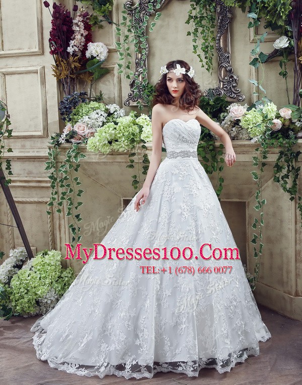 Fashionable Sweetheart Sleeveless Tulle Wedding Gowns Appliques and Bowknot Court Train Lace Up