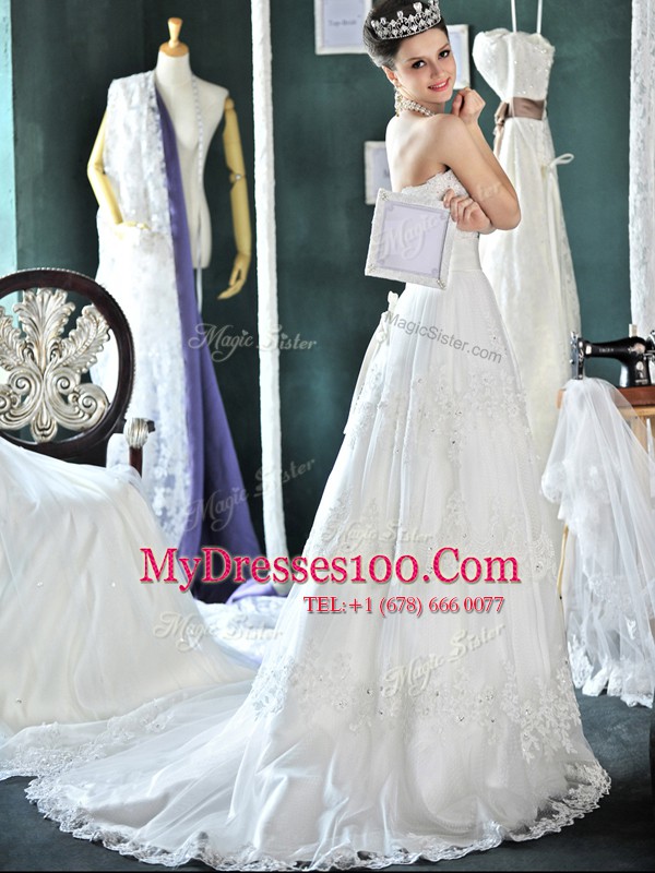 Elegant Mini Length Lace Up Wedding Gowns White for Wedding Party with Lace and Appliques Court Train