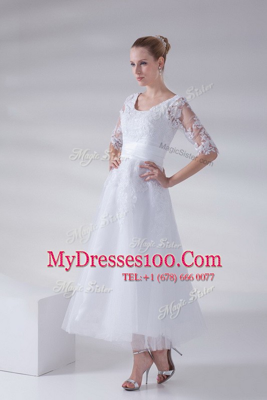 Stunning Scoop Sleeveless Tulle and Lace Wedding Dresses Lace and Appliques Lace Up