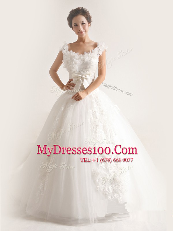 Scoop White Sleeveless With Train Lace and Appliques Lace Up Wedding Gown