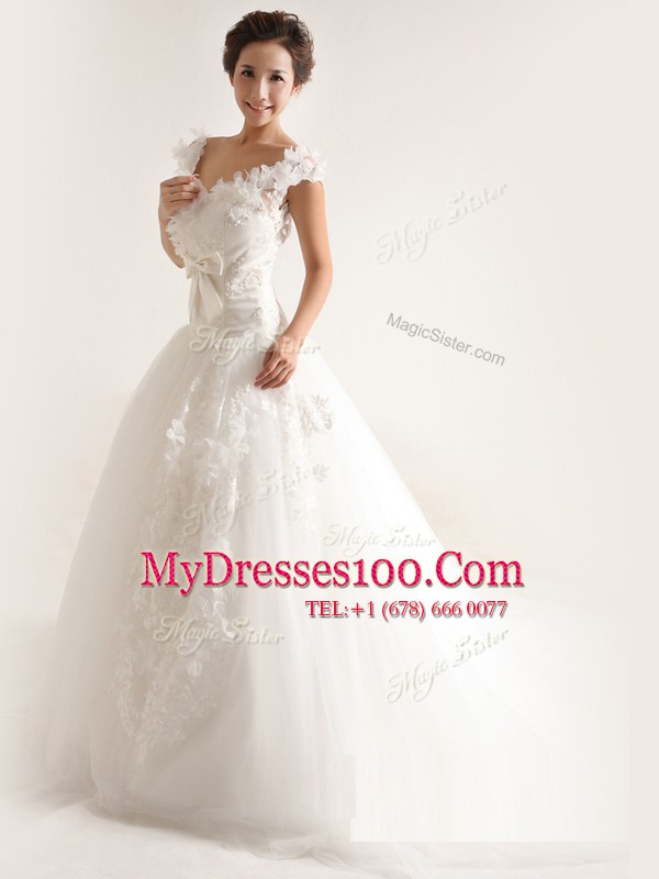Scoop White Sleeveless With Train Lace and Appliques Lace Up Wedding Gown
