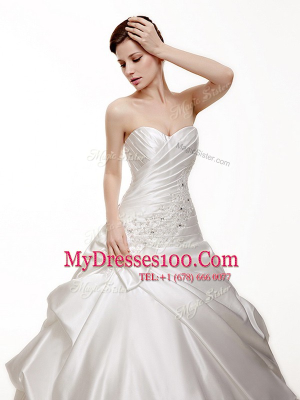 Deluxe Pick Ups With Train A-line Sleeveless White Wedding Dresses Chapel Train Lace Up