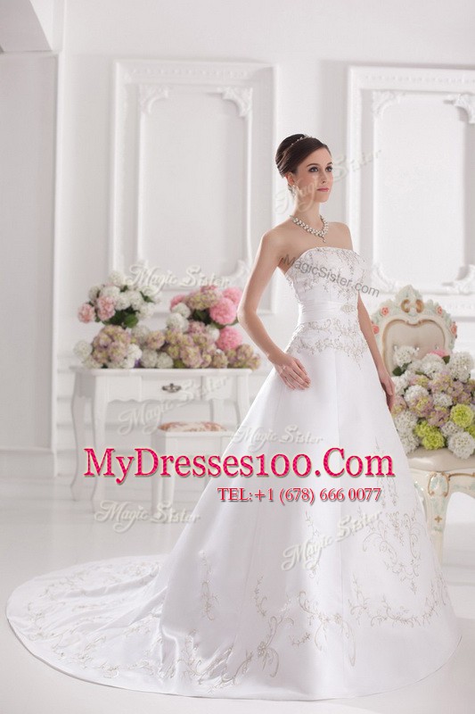 Sleeveless Embroidery Zipper Wedding Dresses with White Brush Train