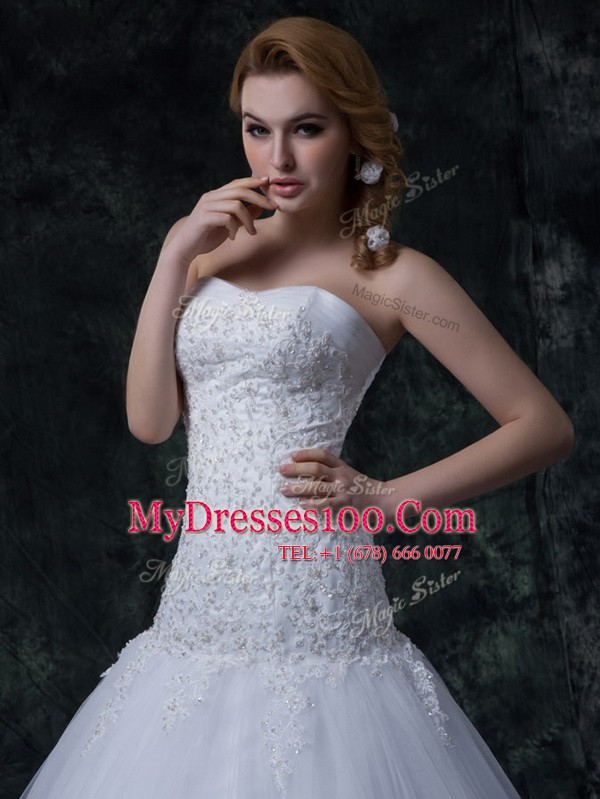 Colorful Sleeveless Tulle With Train Court Train Lace Up Wedding Gowns in White with Beading and Appliques