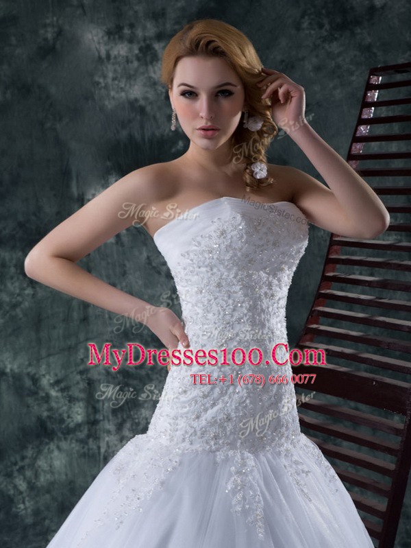 Colorful Sleeveless Tulle With Train Court Train Lace Up Wedding Gowns in White with Beading and Appliques