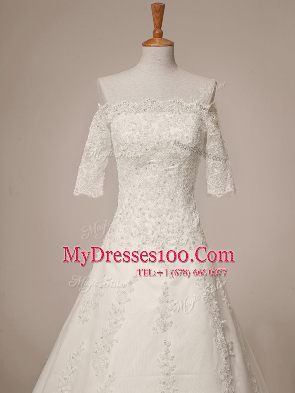 Colorful Lace White Wedding Gowns Scalloped Half Sleeves Sweep Train Zipper