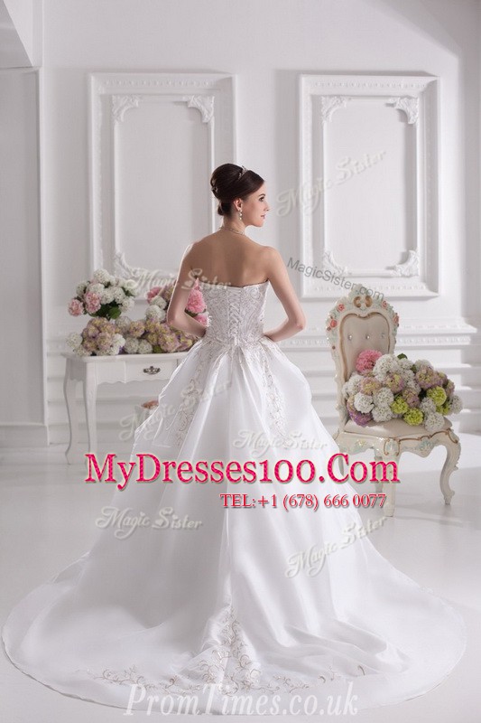White Bridal Gown Sweetheart Sleeveless Court Train Lace Up