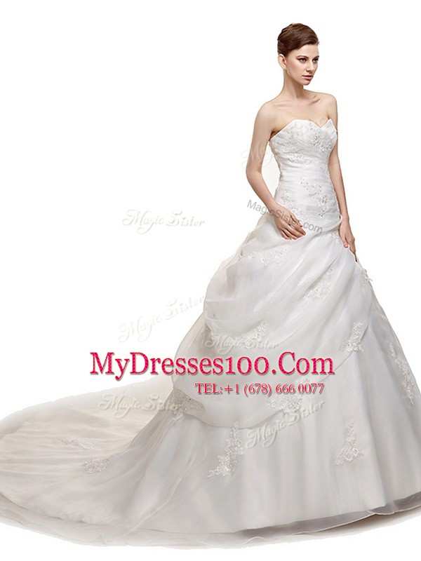 Nice Sleeveless Organza With Brush Train Lace Up Wedding Dresses in White with Beading and Appliques