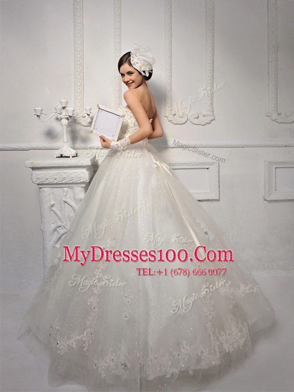 Floor Length Lace Up Wedding Dresses White for Wedding Party with Beading and Appliques and Hand Made Flower