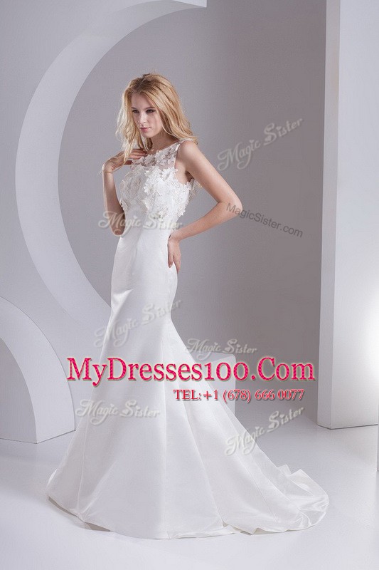 Custom Designed Sleeveless Lace Zipper Bridal Gown with White Sweep Train