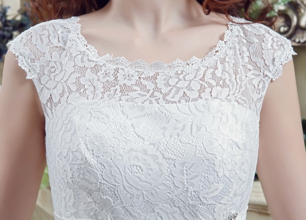 Admirable White Scalloped Zipper Beading and Lace Wedding Gown Court Train Sleeveless