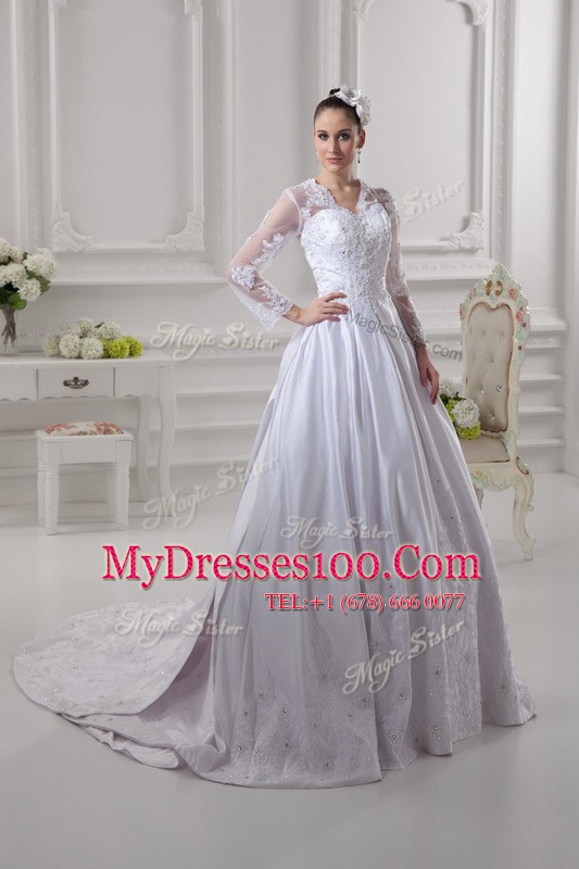 Scalloped Lace Bridal Gown White Zipper Long Sleeves Court Train