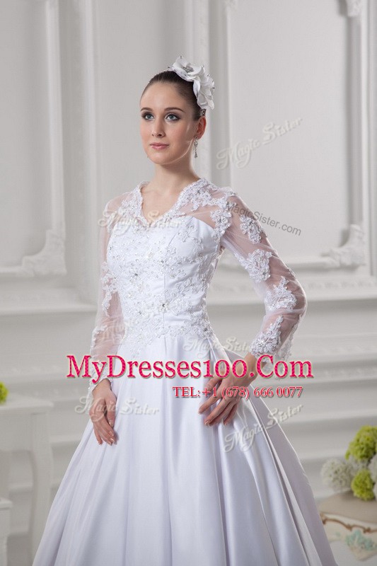 Scalloped Lace Bridal Gown White Zipper Long Sleeves Court Train