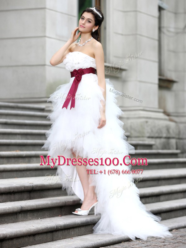 Hot Selling White Strapless Zipper Ruffles and Belt and Hand Made Flower Wedding Dresses Sleeveless