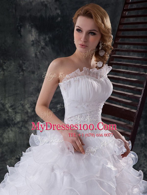 Edgy Scoop Lace Up Wedding Dress White for Wedding Party with Beading and Ruffles Chapel Train