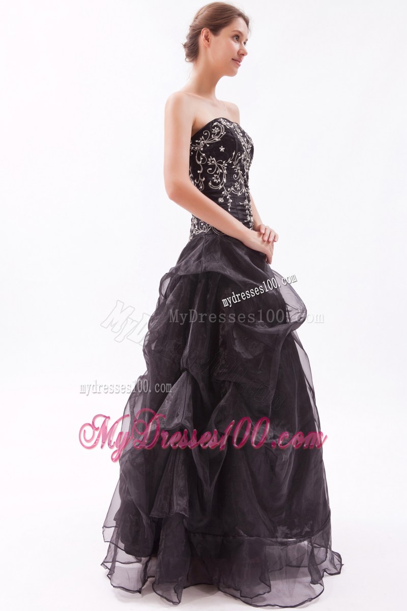 Embroidery and Organza Pick-ups Decorate Black Prom Gown