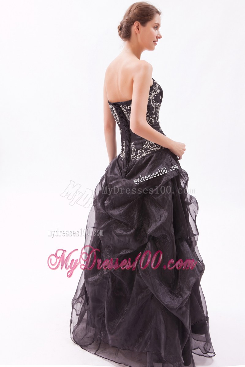 Embroidery and Organza Pick-ups Decorate Black Prom Gown