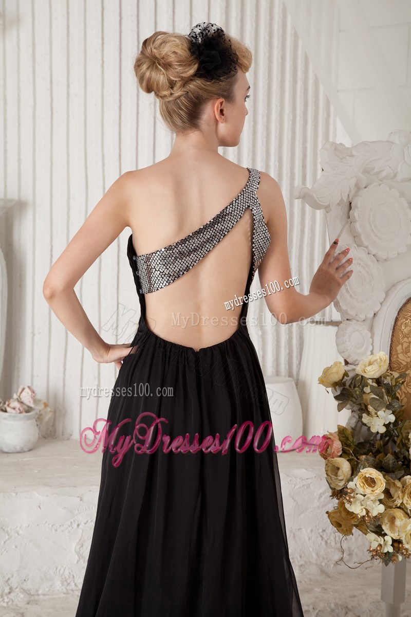 Asymmetrical Black Column Brush Train Prom Dresses