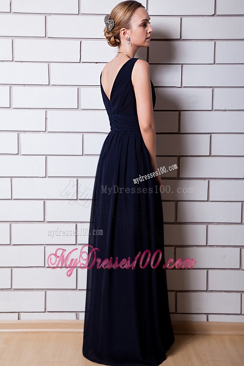 Elegant Long Black Dresses for Prom with V-neckline