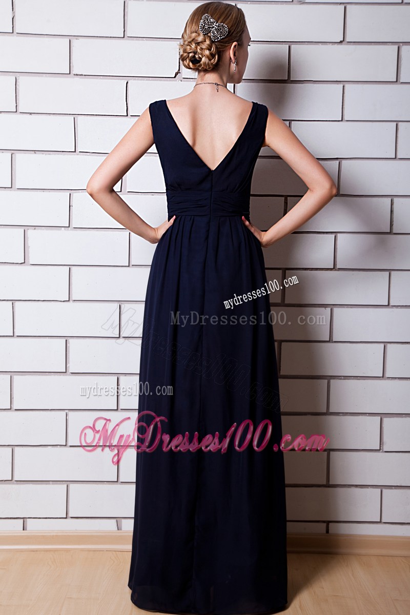 Elegant Long Black Dresses for Prom with V-neckline