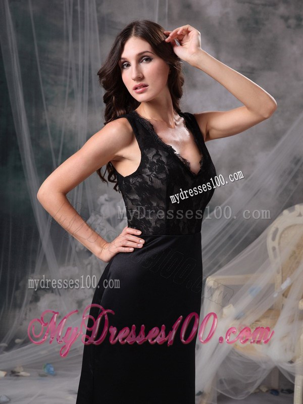 Elegant Black Column V-neck Prom Dress with Lace Accented