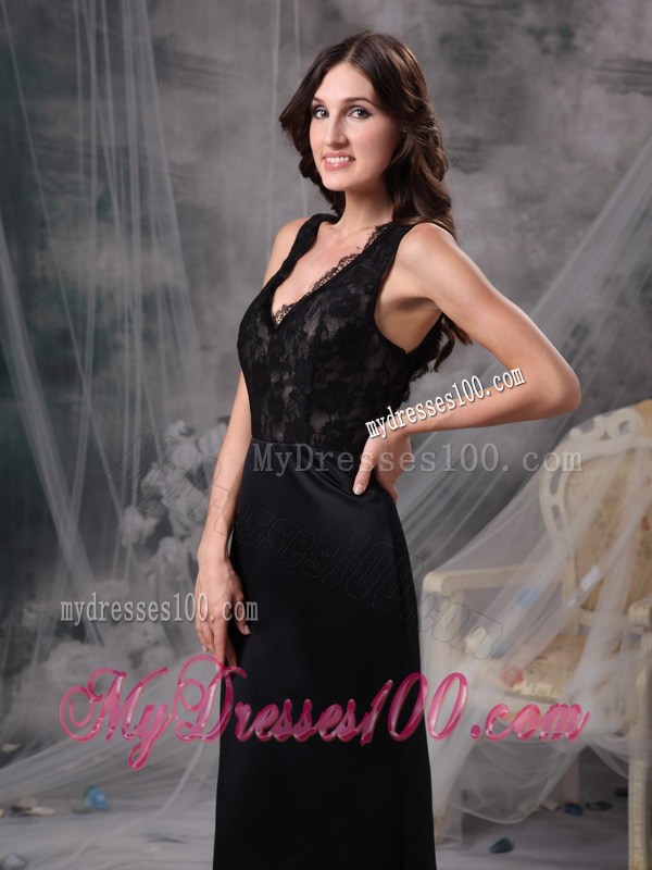 Elegant Black Column V-neck Prom Dress with Lace Accented