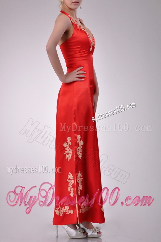 Modest Column Halter Top Backless Red Evening Dress with Appliques