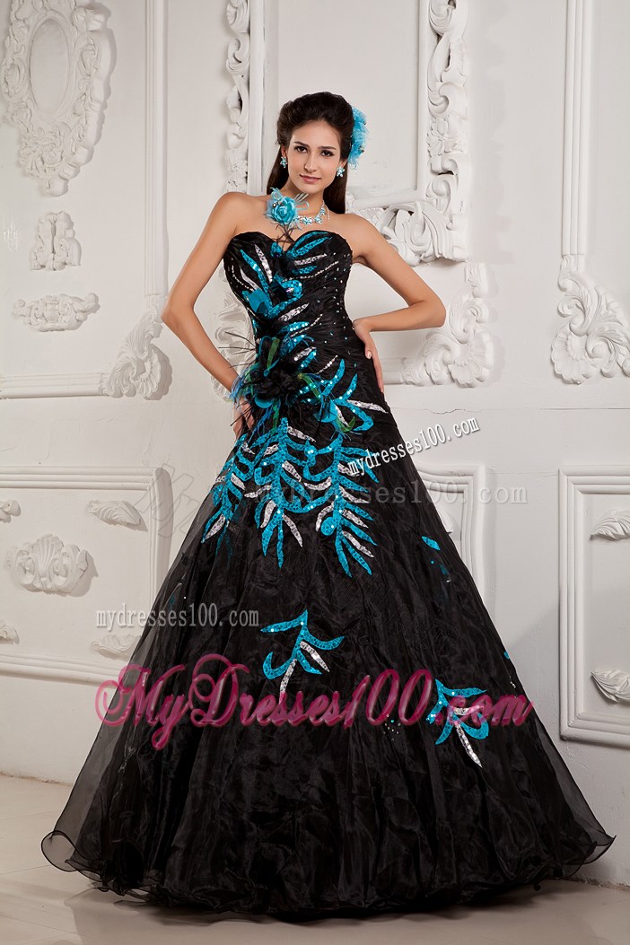 Flowers and Appliques Accent on Black Organza Prom Gown