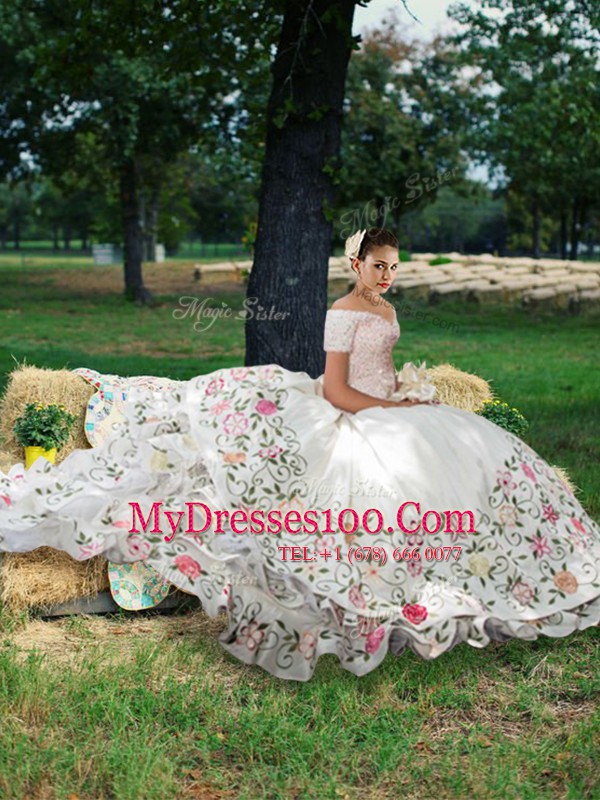 Dramatic White Lace Up Off The Shoulder Beading and Embroidery and Ruffled Layers 15 Quinceanera Dress Taffeta Short Sleeves